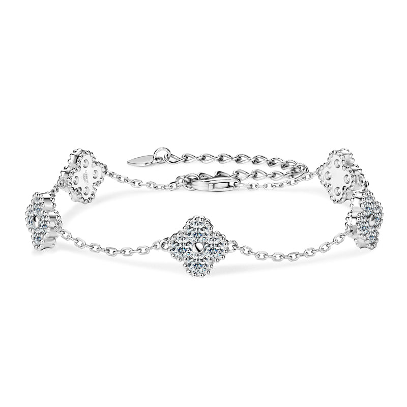 “True Love Forever” Clover Bracelet in 925 Sterling Silver – VVS D GRA Certified Moissanite